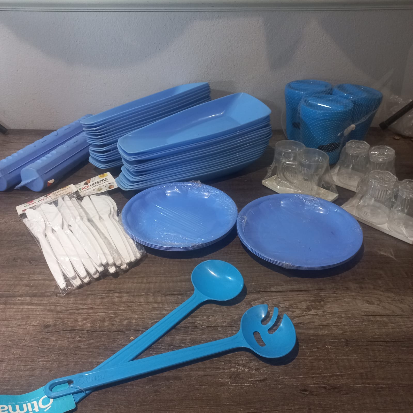 Assorted Plastic Tableware and Kitchenware Bundle