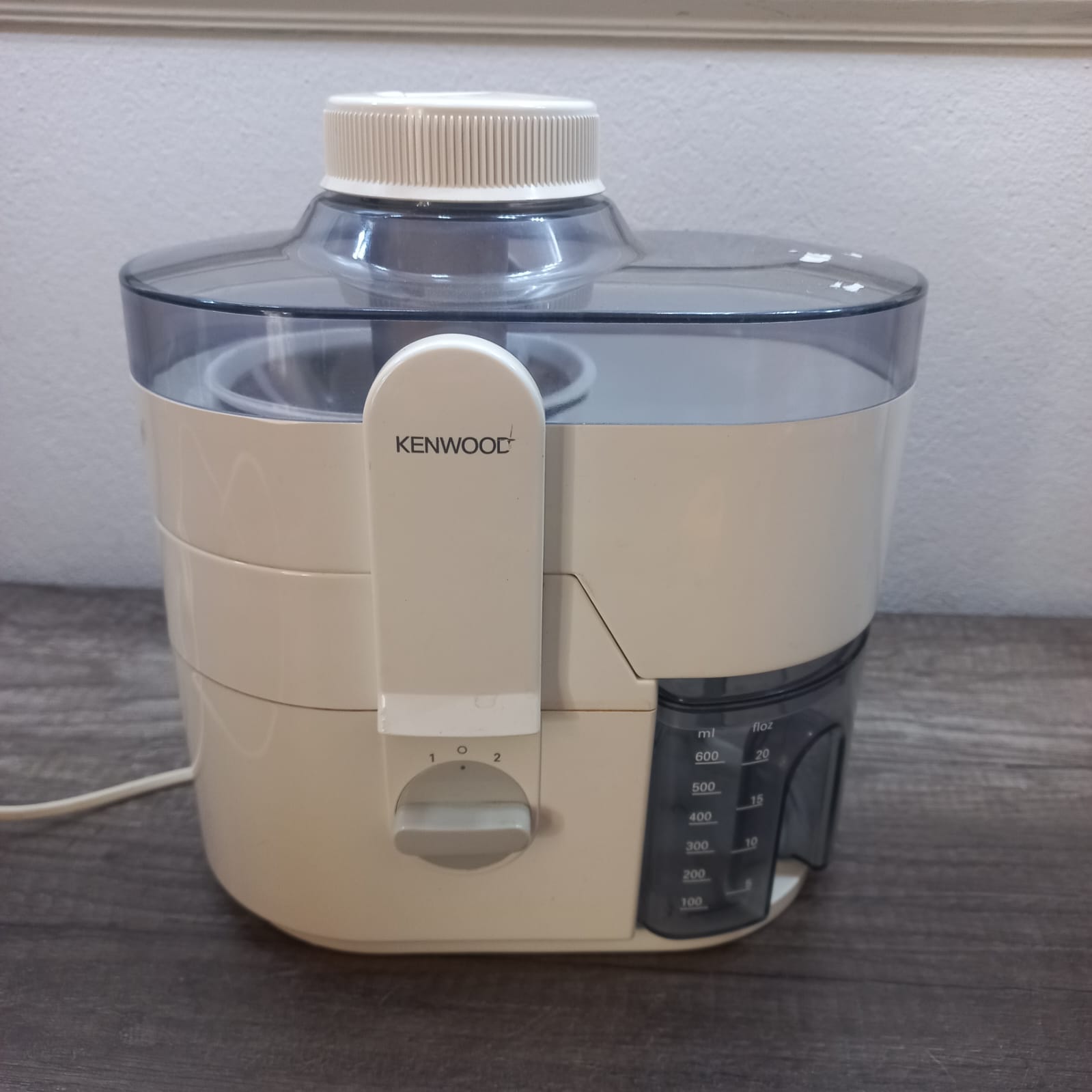 Kenwood JE500T Fruit Juicer