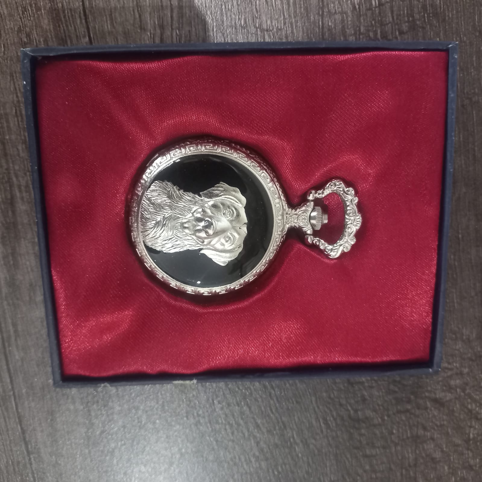 Silver-tone metal and black enamel dog-themed quartz pocket - Issue 26