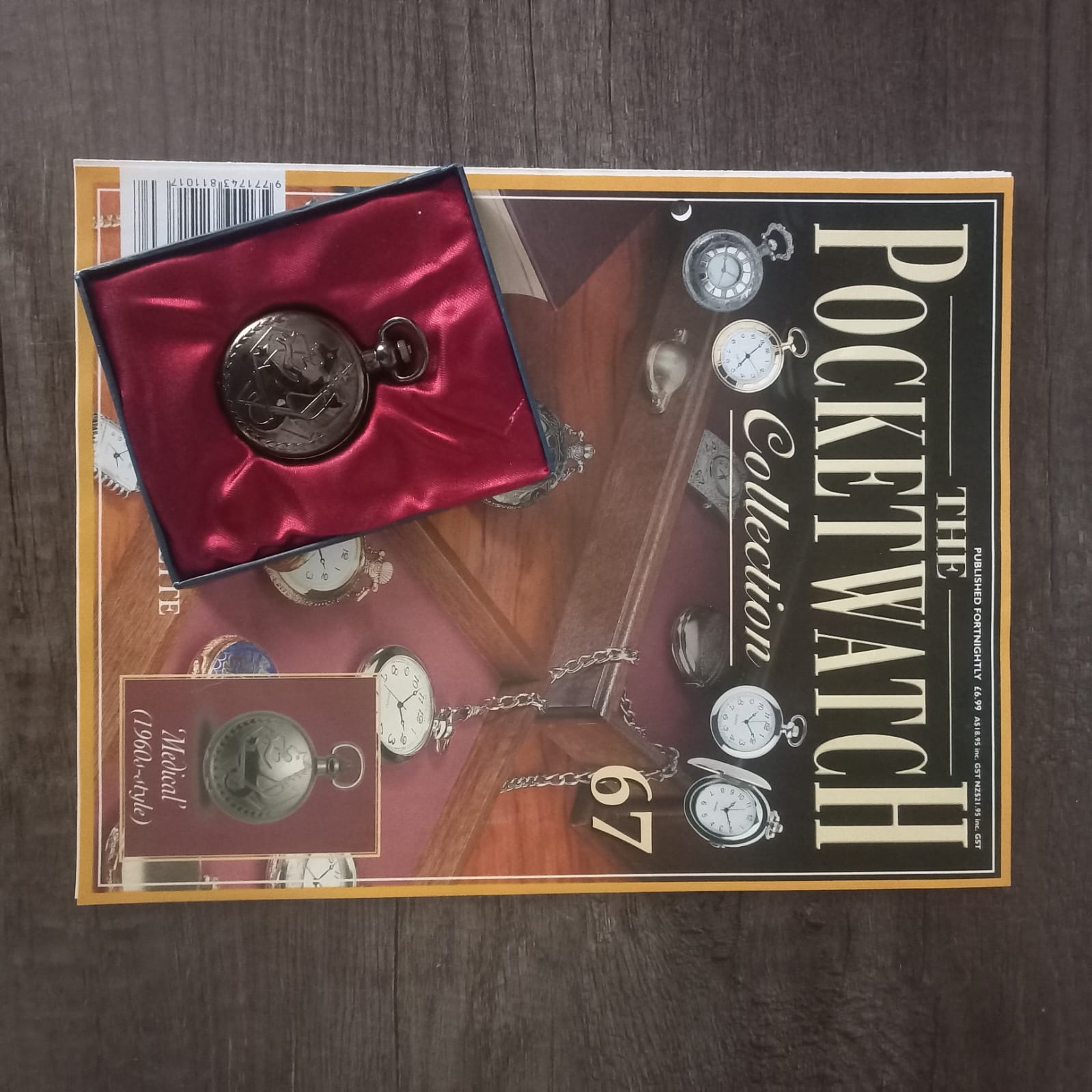 Collectable Pocket Watch with Display Box and Magazine Issue 67