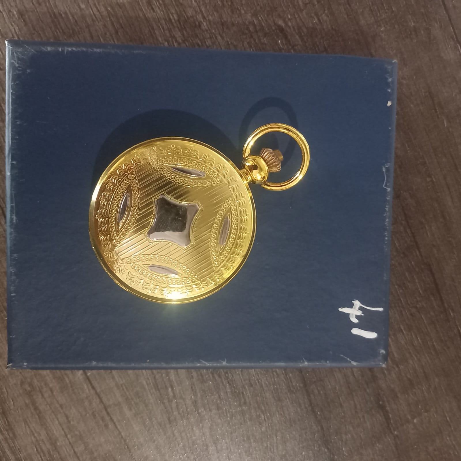 Gold-Tone Quartz Pocket Watch with Presentation Box - Issue 41