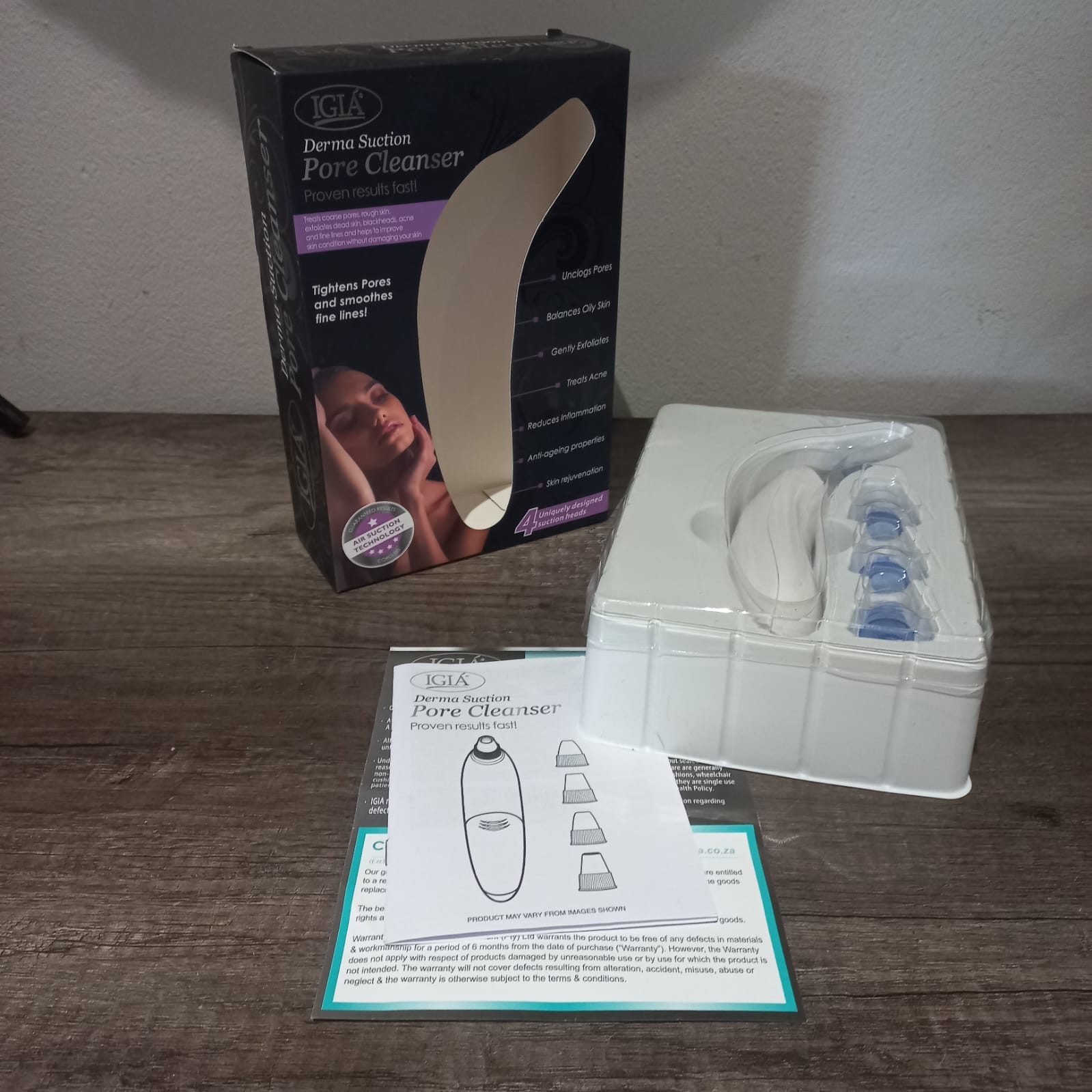 IGIA Derma Suction Pore Cleanser with Accessories
