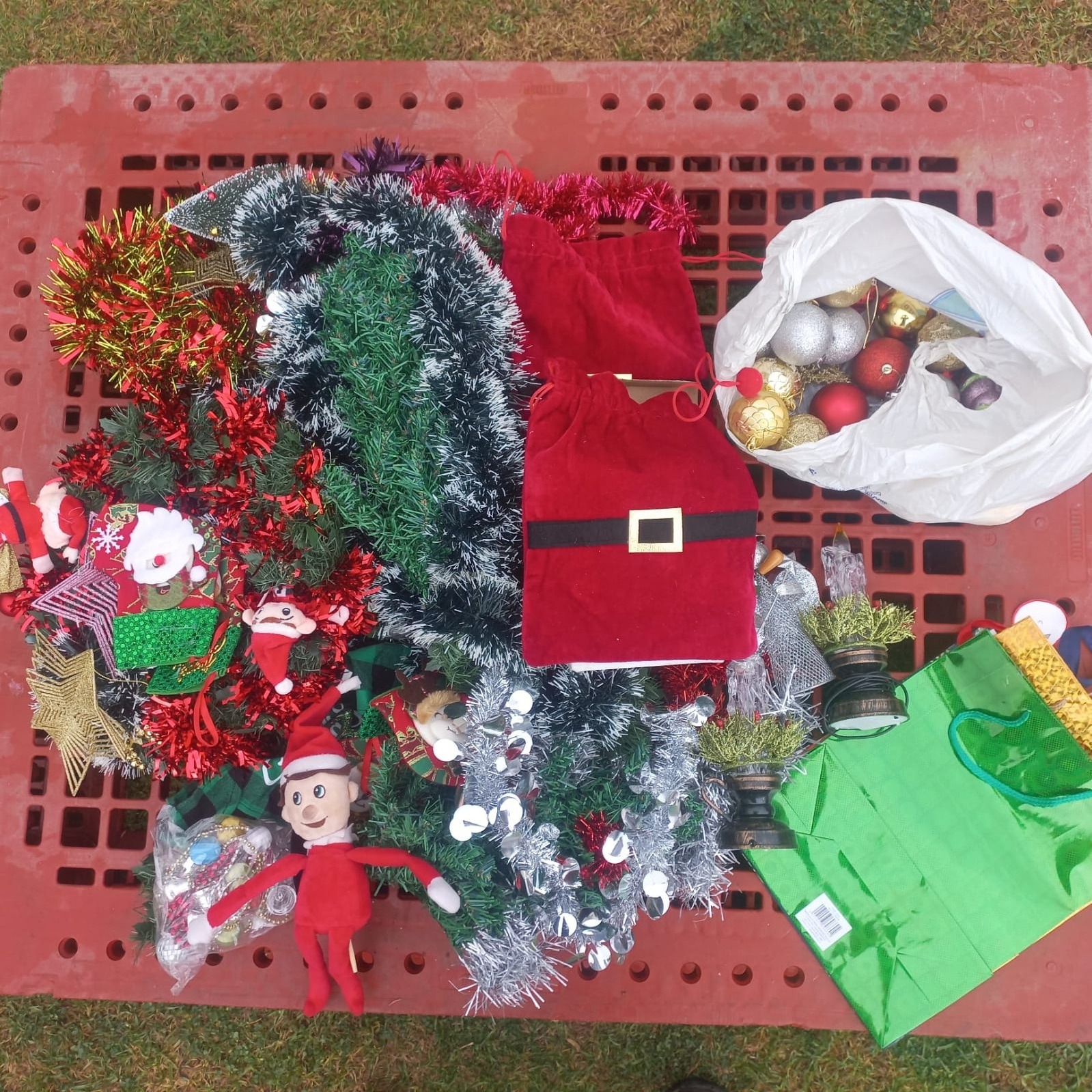 Project Palesa - Assorted Christmas Decorative Bundle