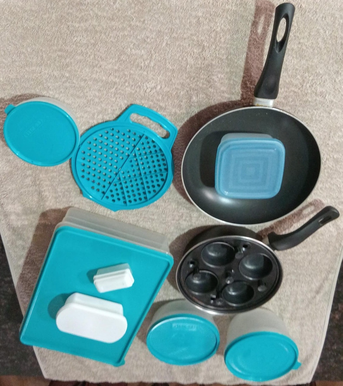 Assorted Kitchenware Bundle: Pans and Food Containers