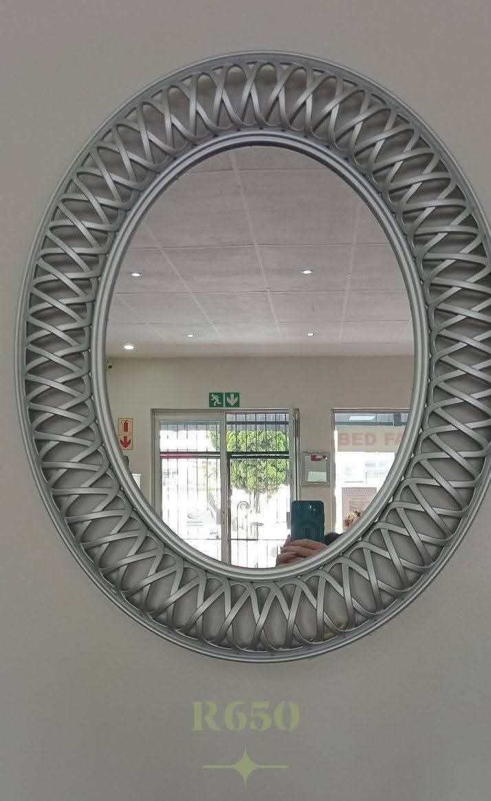 Oval Wall Mirror with Silver Lattice Frame