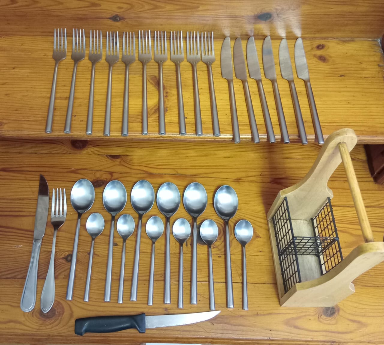 Mixed Cutlery Set with Wooden Cutlery Caddy